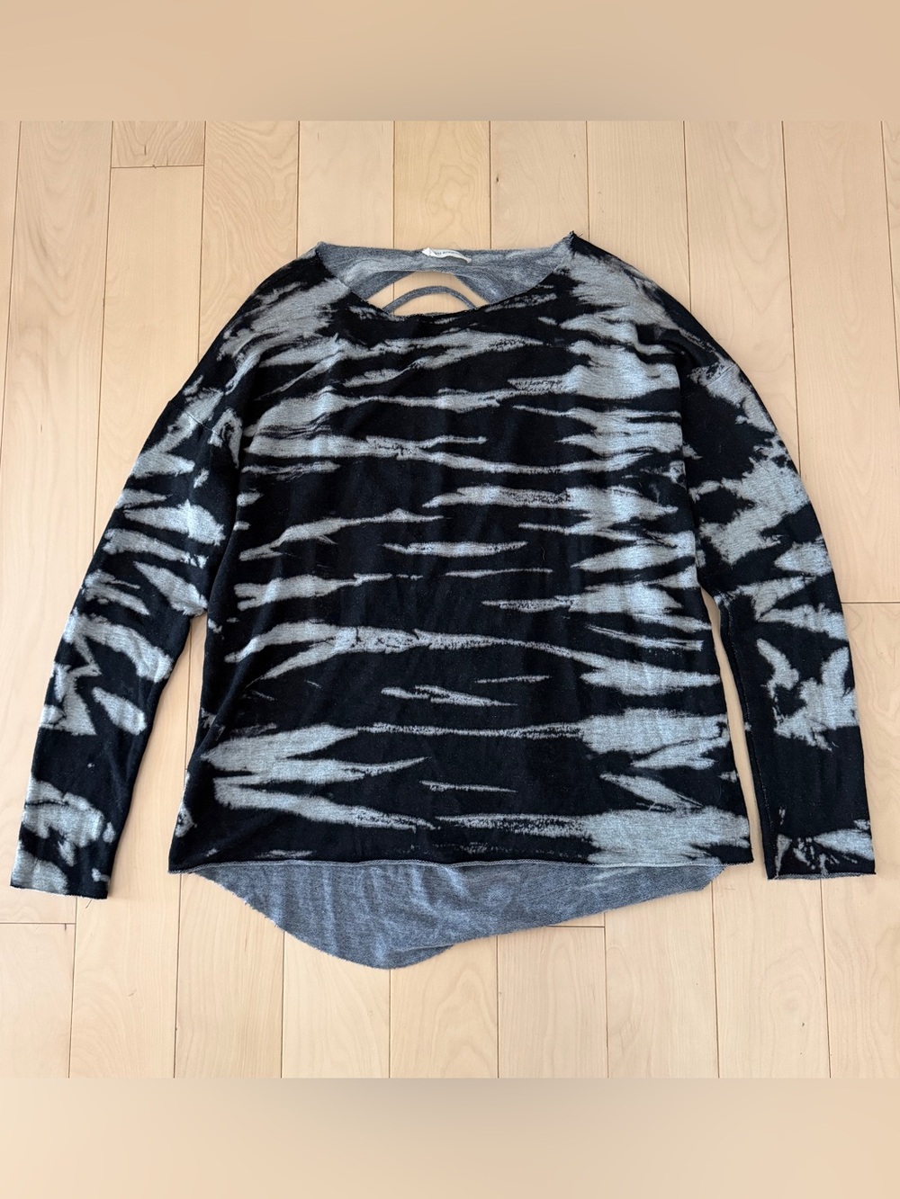 Enti Glamour Back and Gray Tiger Stripe Long Sleeve Shirt Shredded Back